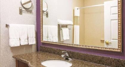 La Quinta Inn & Suites by Wyndham Gainesville