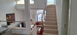 Smart TV, books, stereo