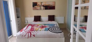 2 dormitorios, tabla de planchar con plancha, wifi gratis y ropa de cama