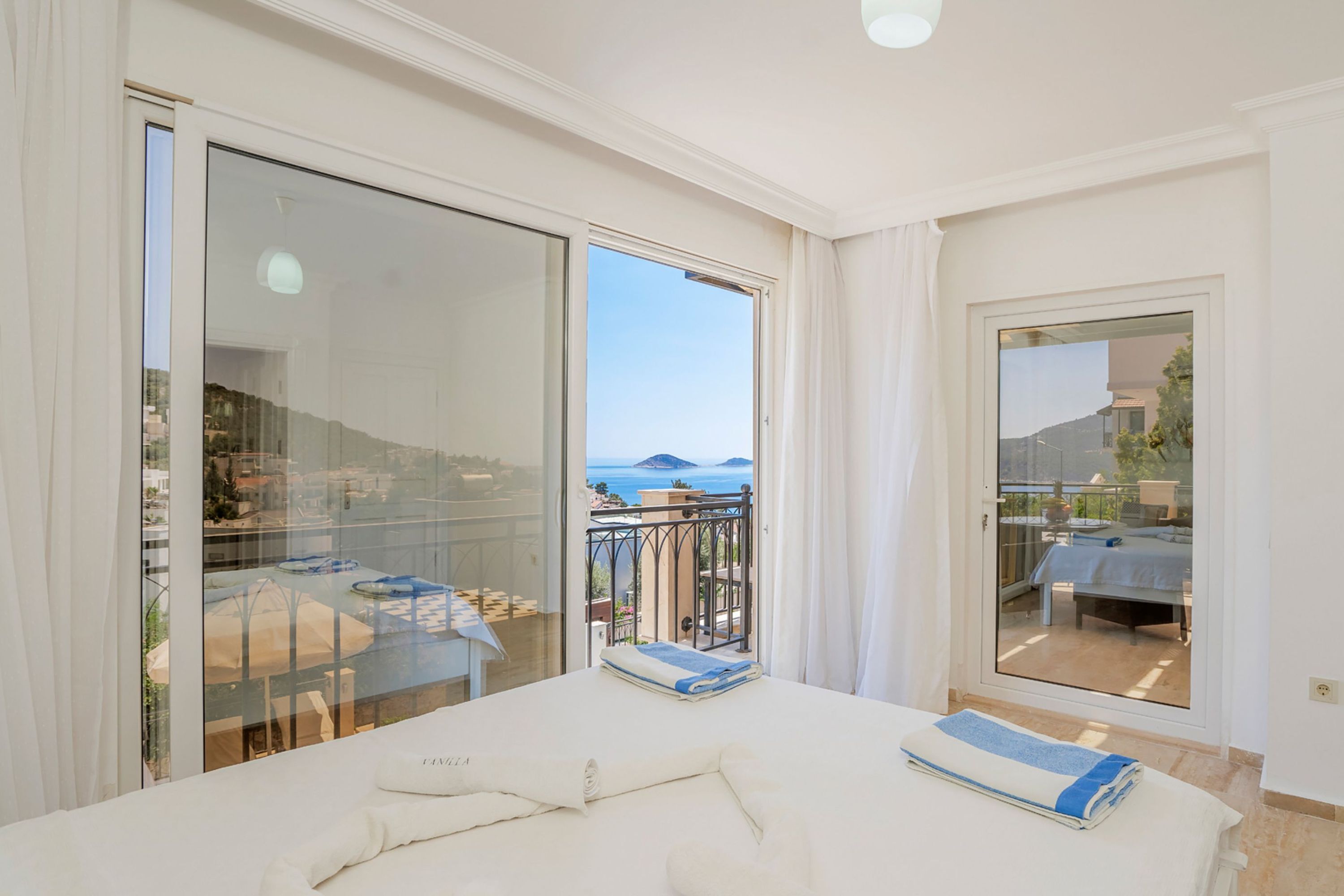 Iron/ironing board, travel crib, free WiFi, bed sheets