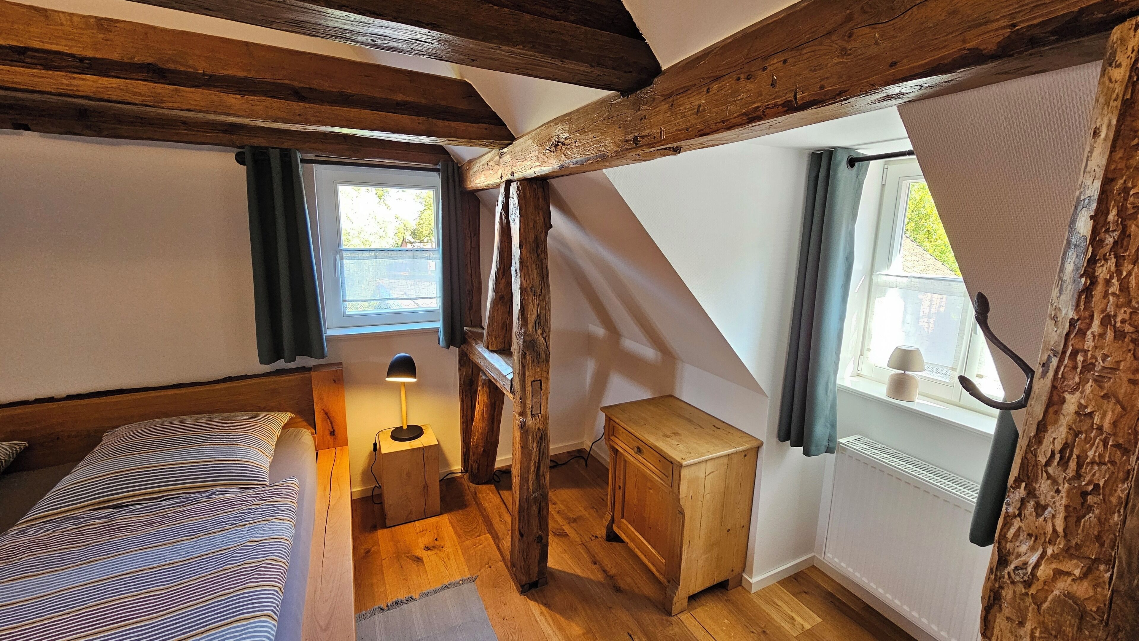 1 slaapkamer, een strijkplank/strijkijzer, gratis wifi, beddengoed