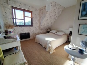 Bügeleisen/Bügelbrett, WLAN, Bettwäsche