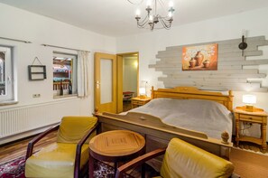 1 bedroom, WiFi, bed sheets