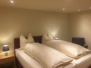 1 bedroom, WiFi, bed sheets - Apartment '6' with Shared Terrace and Wi-Fi (Mössingen)