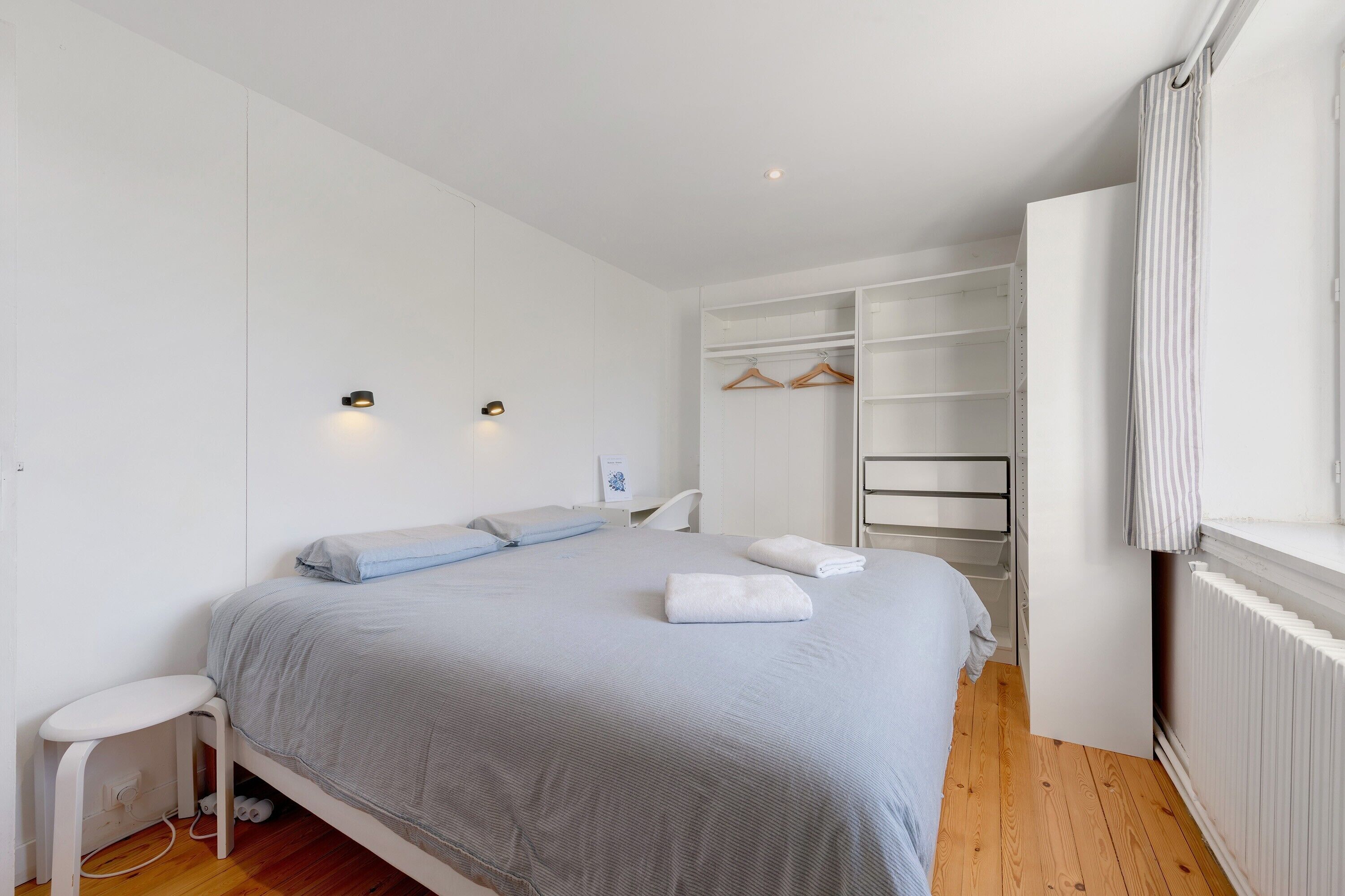 6 chambres, fer et planche à repasser, Wi-Fi, draps fournis