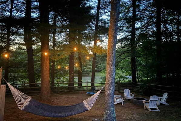 Property grounds - Cozy dog friendly cottage: close to beaches & large fenced yard (Cotuit)