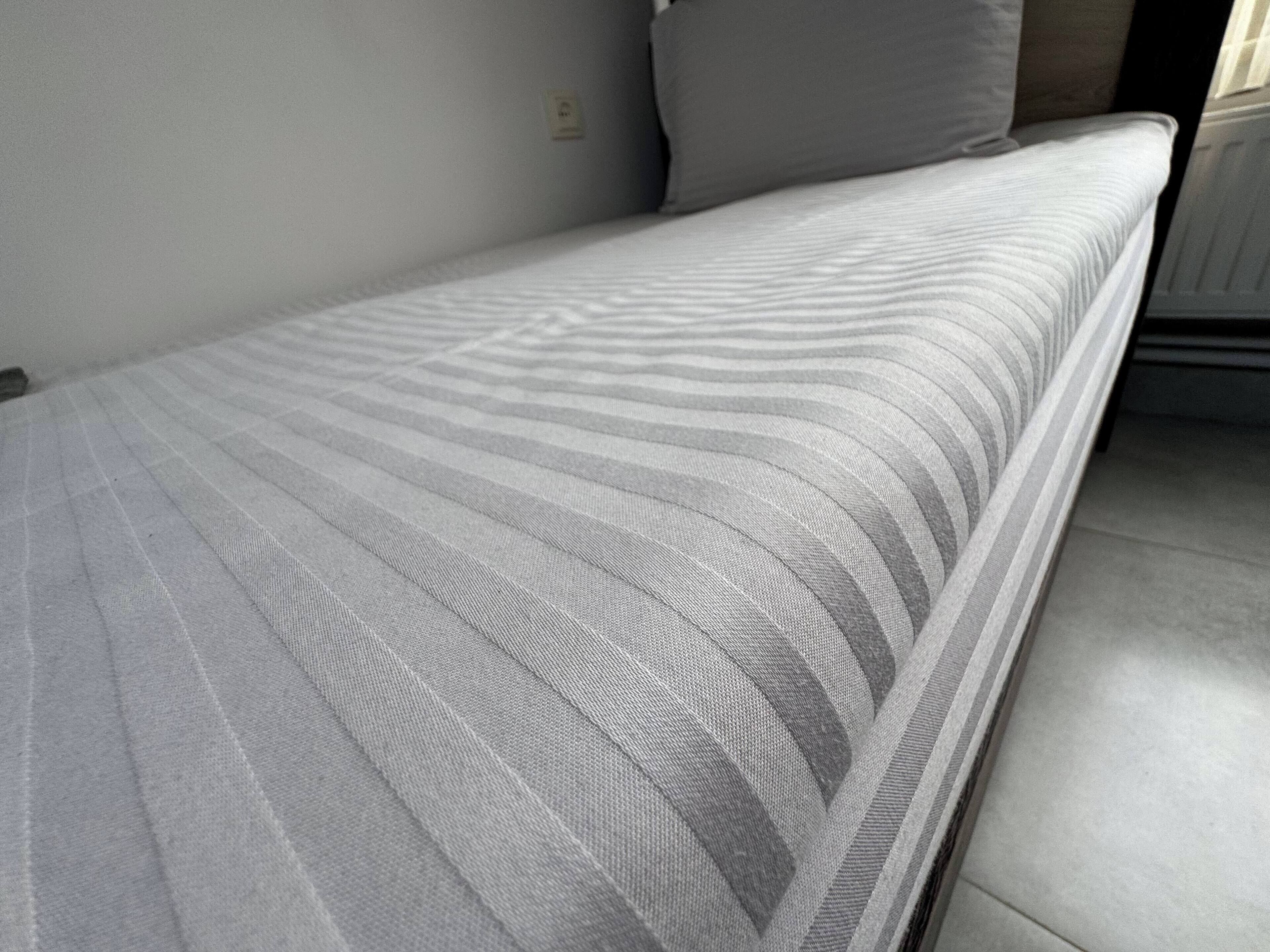 Standard Twin Room, Mountain View | Desk, laptop workspace, free WiFi