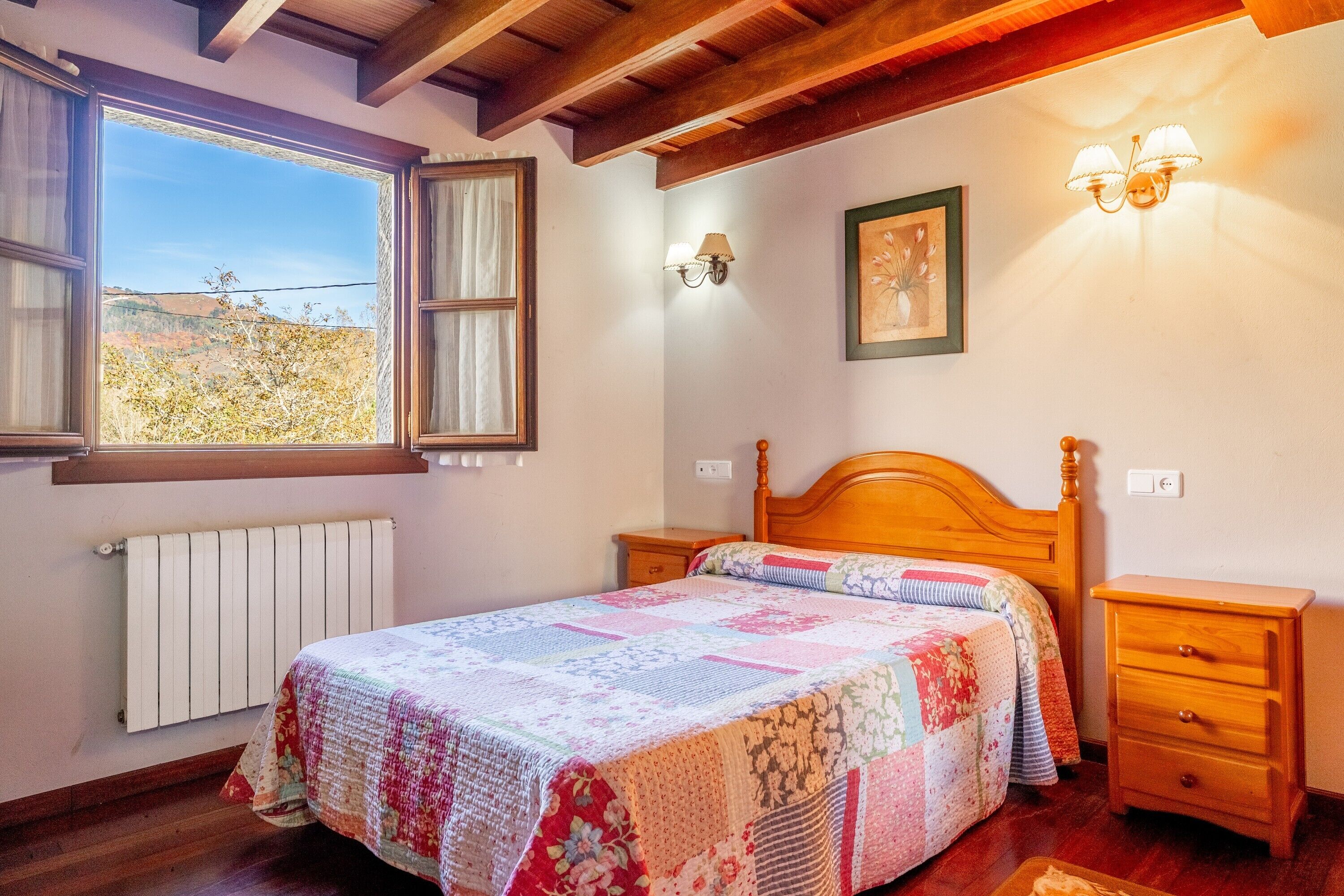 4 slaapkamers, een strijkplank/strijkijzer, beddengoed