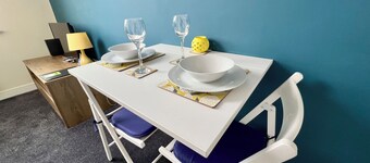 10 Cross Court, Stafford