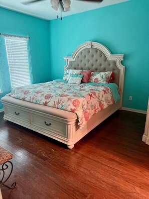 3 soverom, skrivebord, wi-fi (inkludert) og sengetøy