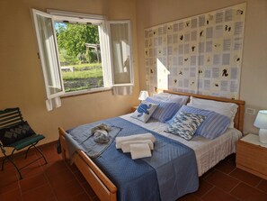 3 habitaciones, tabla de planchar con plancha, wifi y ropa de cama 