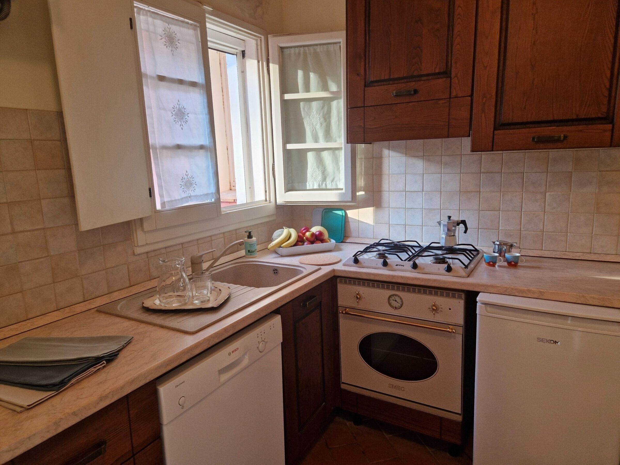 雪櫃、焗爐、爐具、洗碗機