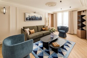 Apartment | Living area | 43-inch Smart TV with cable channels, Netflix, streaming services