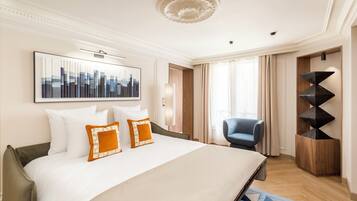 Apartment | Living area | 43-inch Smart TV with cable channels, Netflix, streaming services