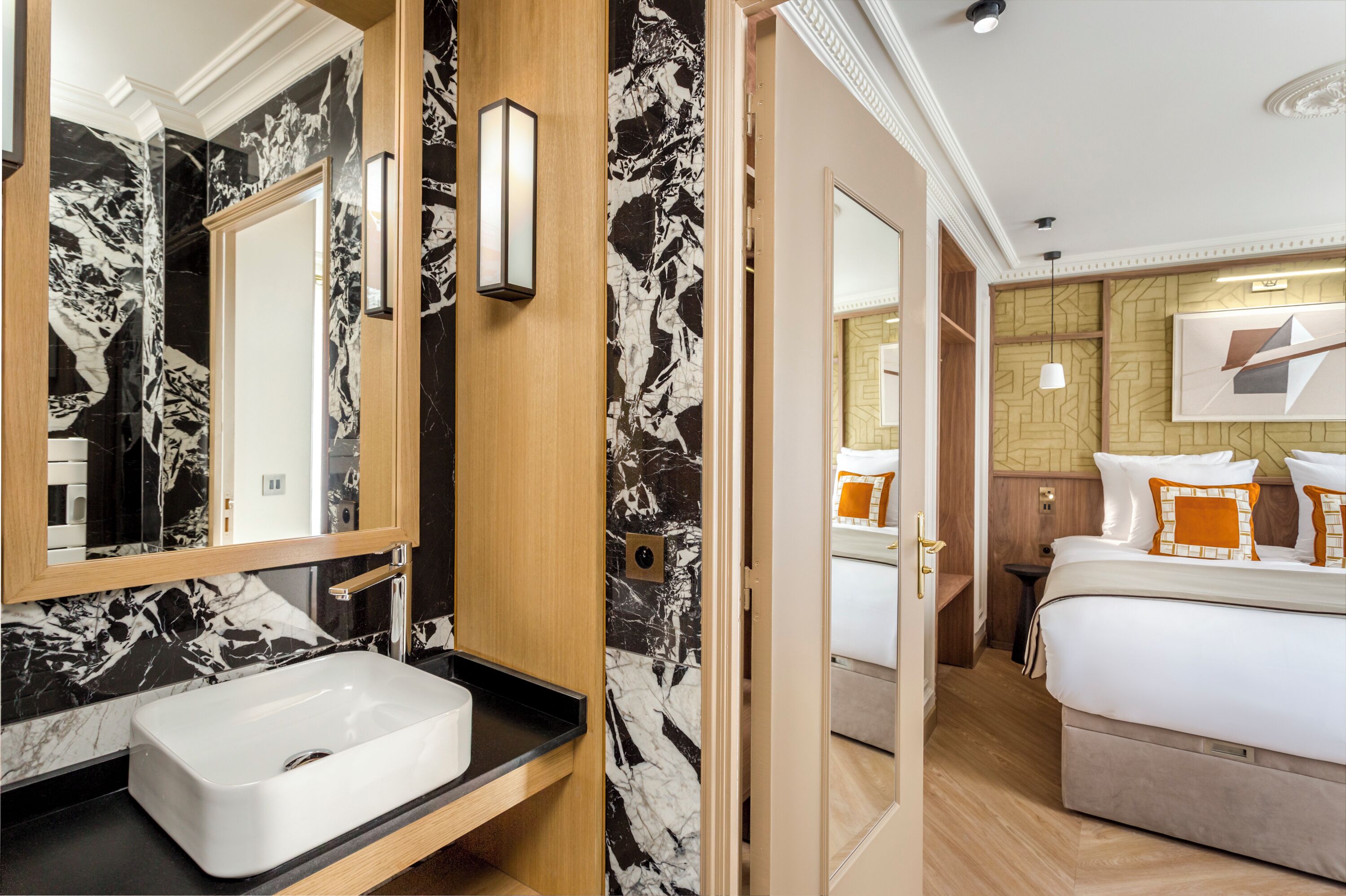 Apartment | Bathroom | Rainfall showerhead, eco-friendly toiletries, hair dryer, towels