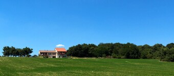 Cottage 'Gîte Télégraphe, Sonnay' with Mountain View, Shared Pool and Wi-Fi