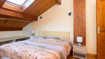 3 chambres, fer et planche à repasser, Wi-Fi, draps fournis