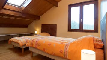 3 chambres, fer et planche Ă repasser, Wi-Fi, draps fournis