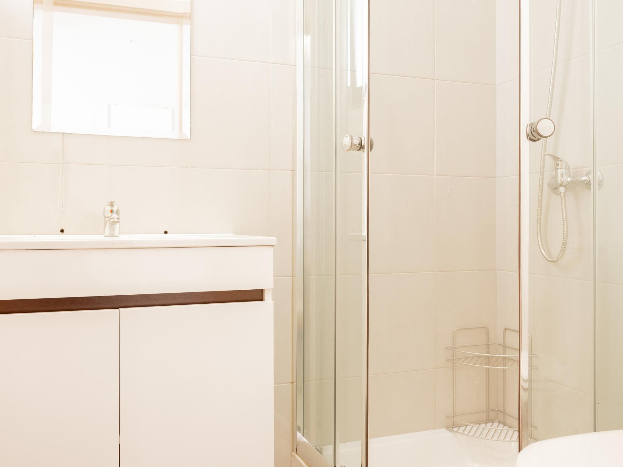 Douche, sèche-cheveux