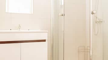 Douche, sĂšche-cheveux