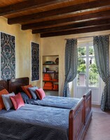 Villa, Lake View | Premium bedding, down comforters, iron/ironing board, cribs/infant beds