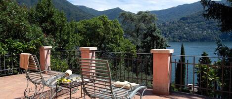 Vila, pemandangan danau | Seprai premium, selimut bulu angsa, dan setrika/meja setrika