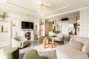 Apartment, City View | Living area