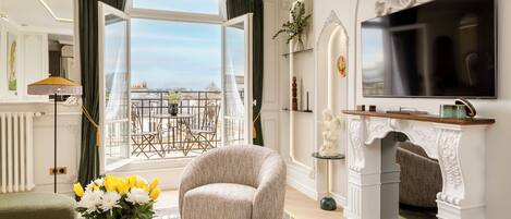 Apartment, City View | Living area | 43-inch Smart TV with cable channels, Netflix, streaming services