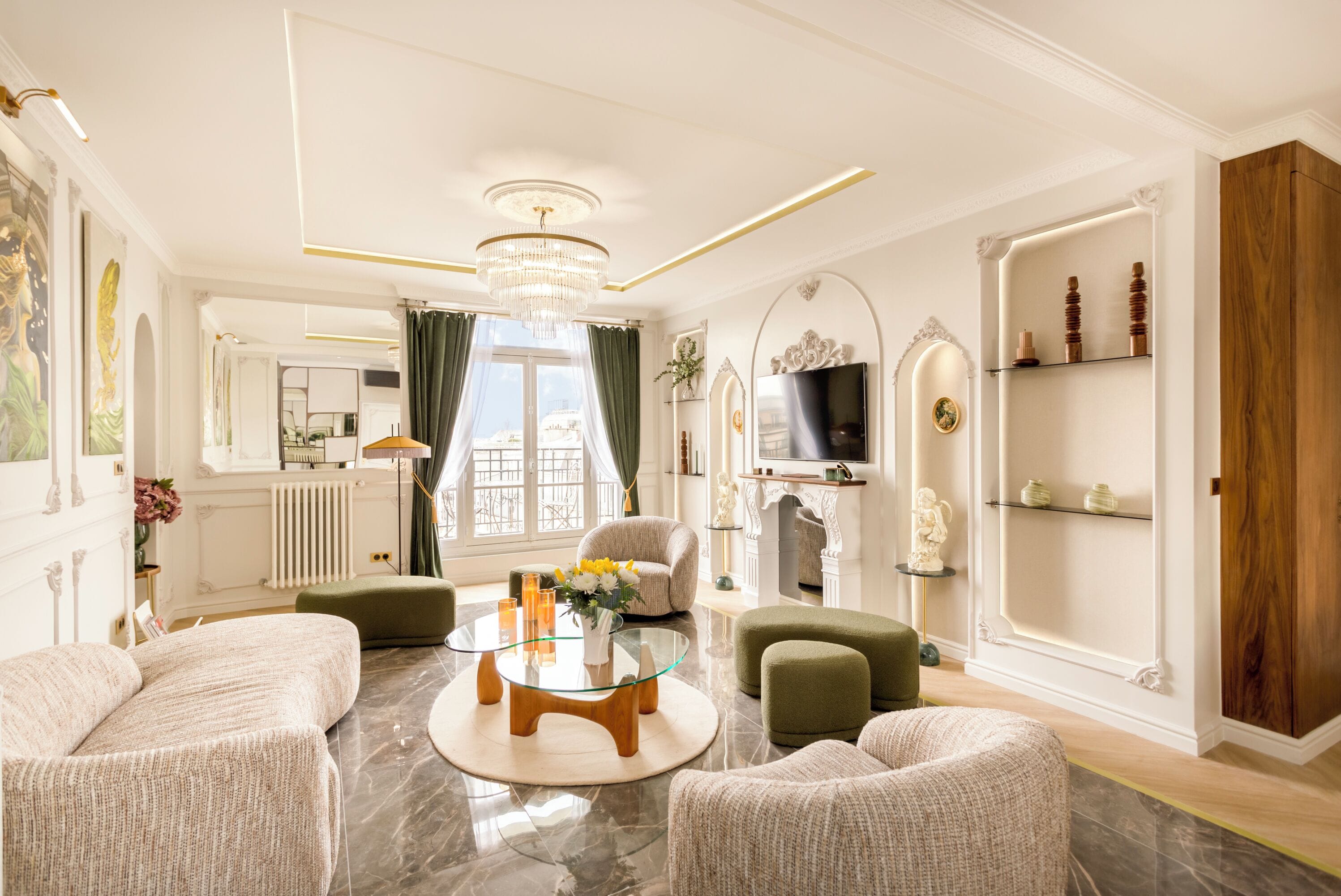 Lejlighed - byudsigt | Opholdsområde | 43-tommers smart-tv med kabelkanaler, Netflix, streamingtjenester