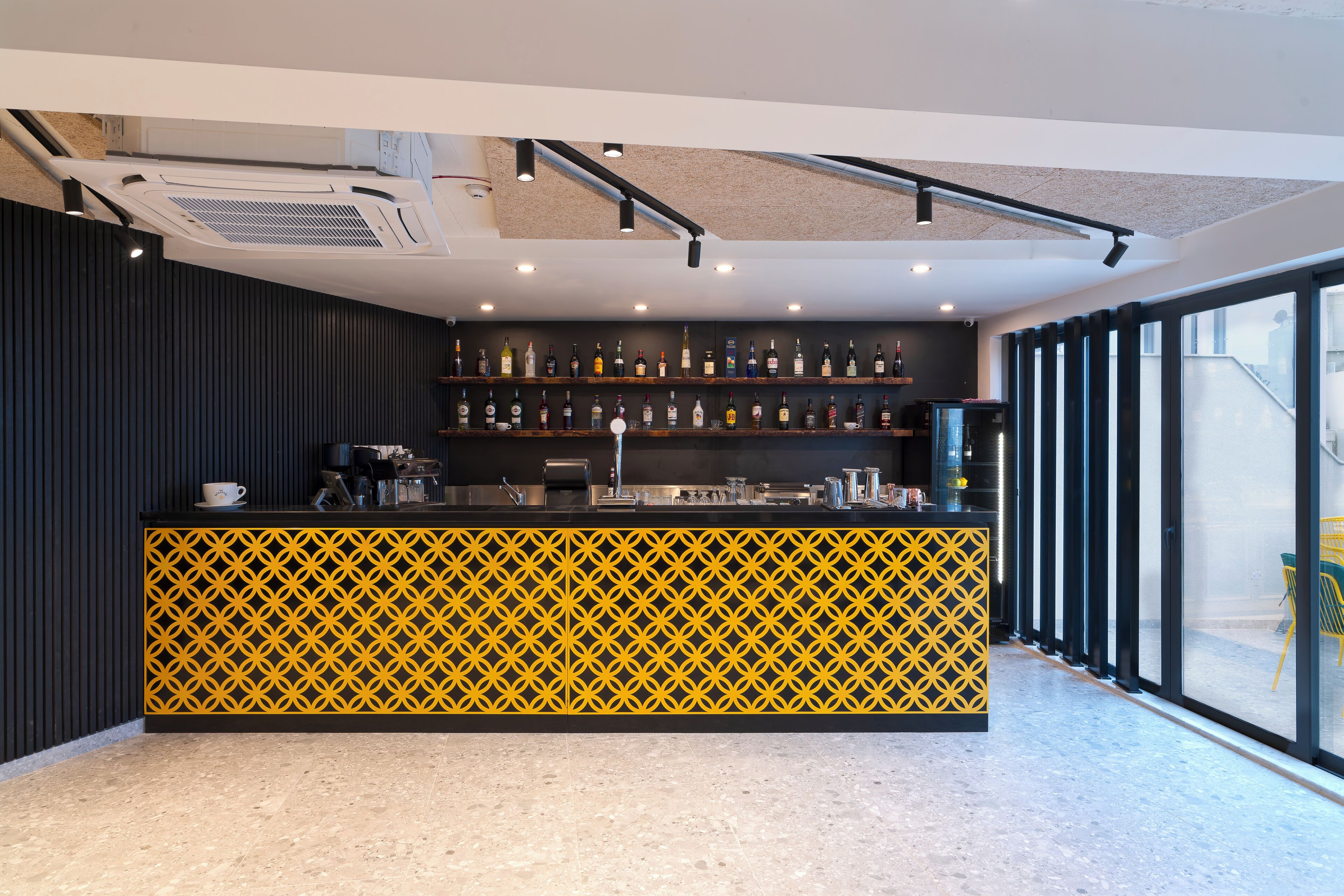 Bar (en el alojamiento)