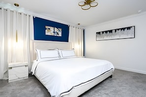4 bedrooms, iron/ironing board, Internet, bed sheets