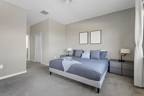 3 bedrooms, iron/ironing board, Internet, bed sheets - 3BR Villa w/ Resort Access Near Disney (Davenport)