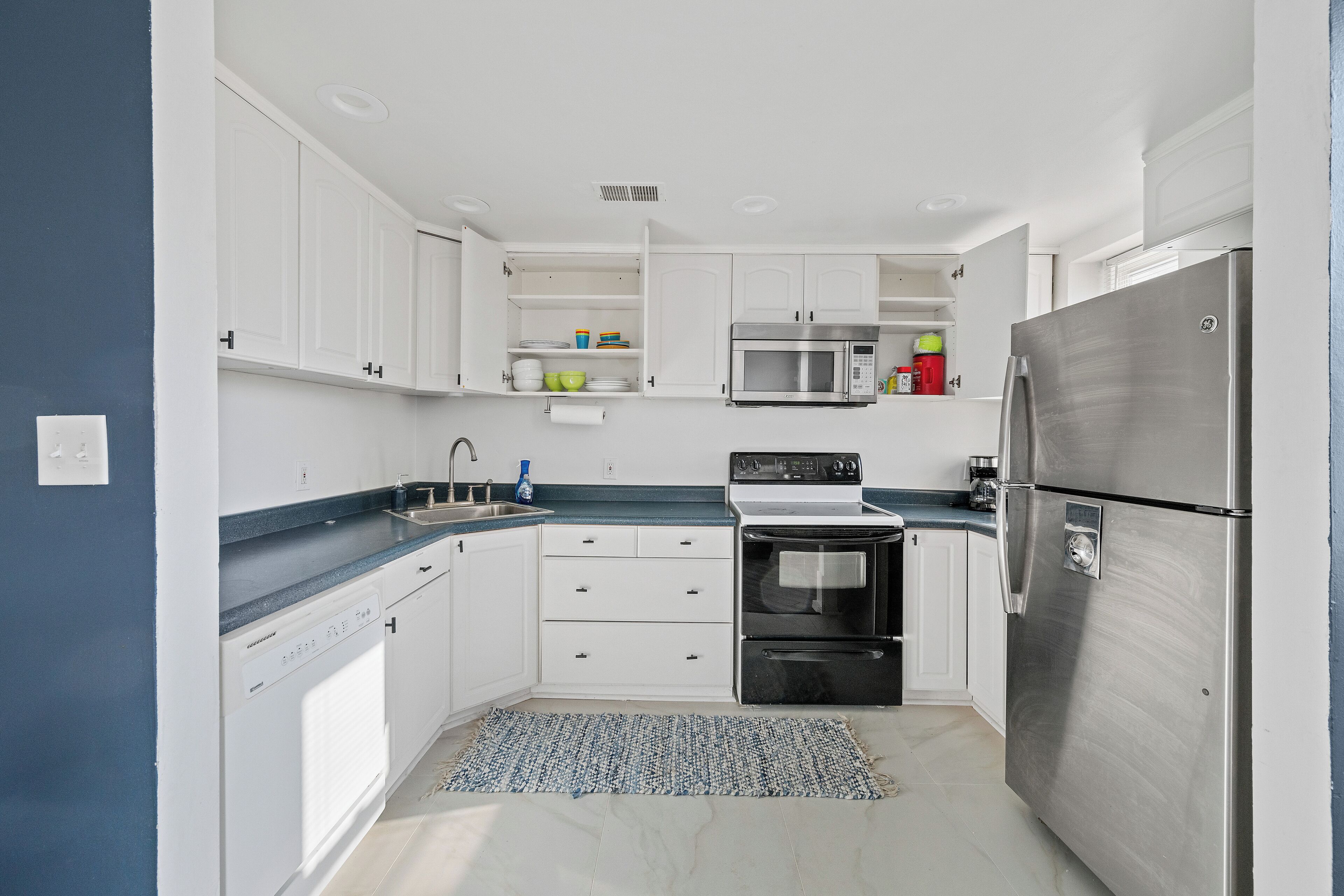 Microwave, oven, stovetop, dishwasher