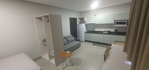 Căn hộ cơ bản | Khu phòng khách | TV 