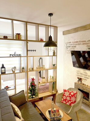 Standard Studio Suite, Mountain View | Living area