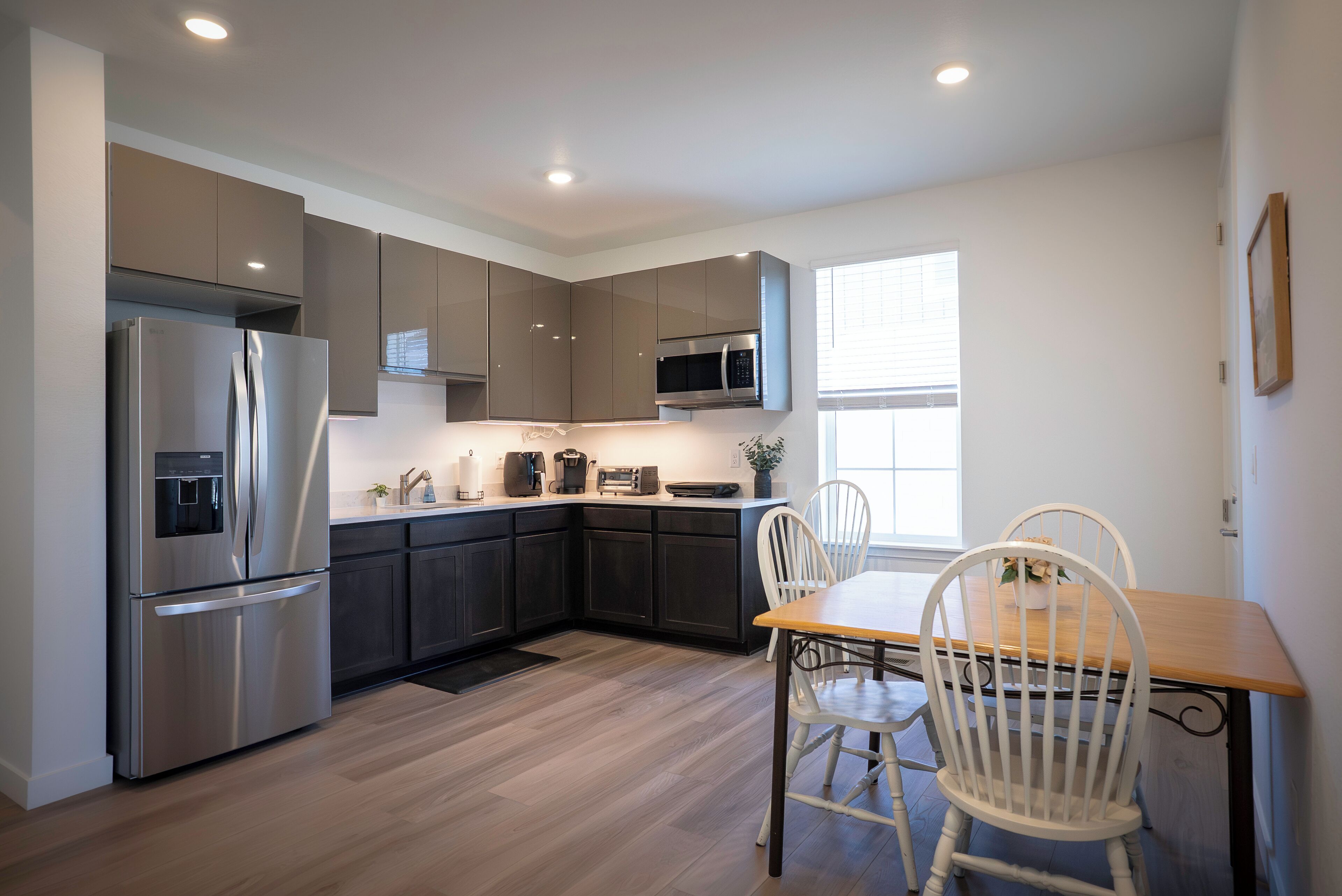 Fridge, microwave, coffee/tea maker, toaster