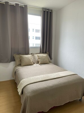 2 habitaciones, tabla de planchar con plancha y wifi gratis 