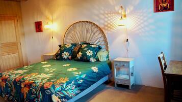 Comfort Double or Twin Room | Blackout drapes, iron/ironing board, free WiFi