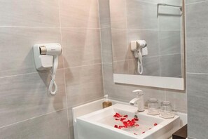 Room - Ohana Village (Phu Cat District)