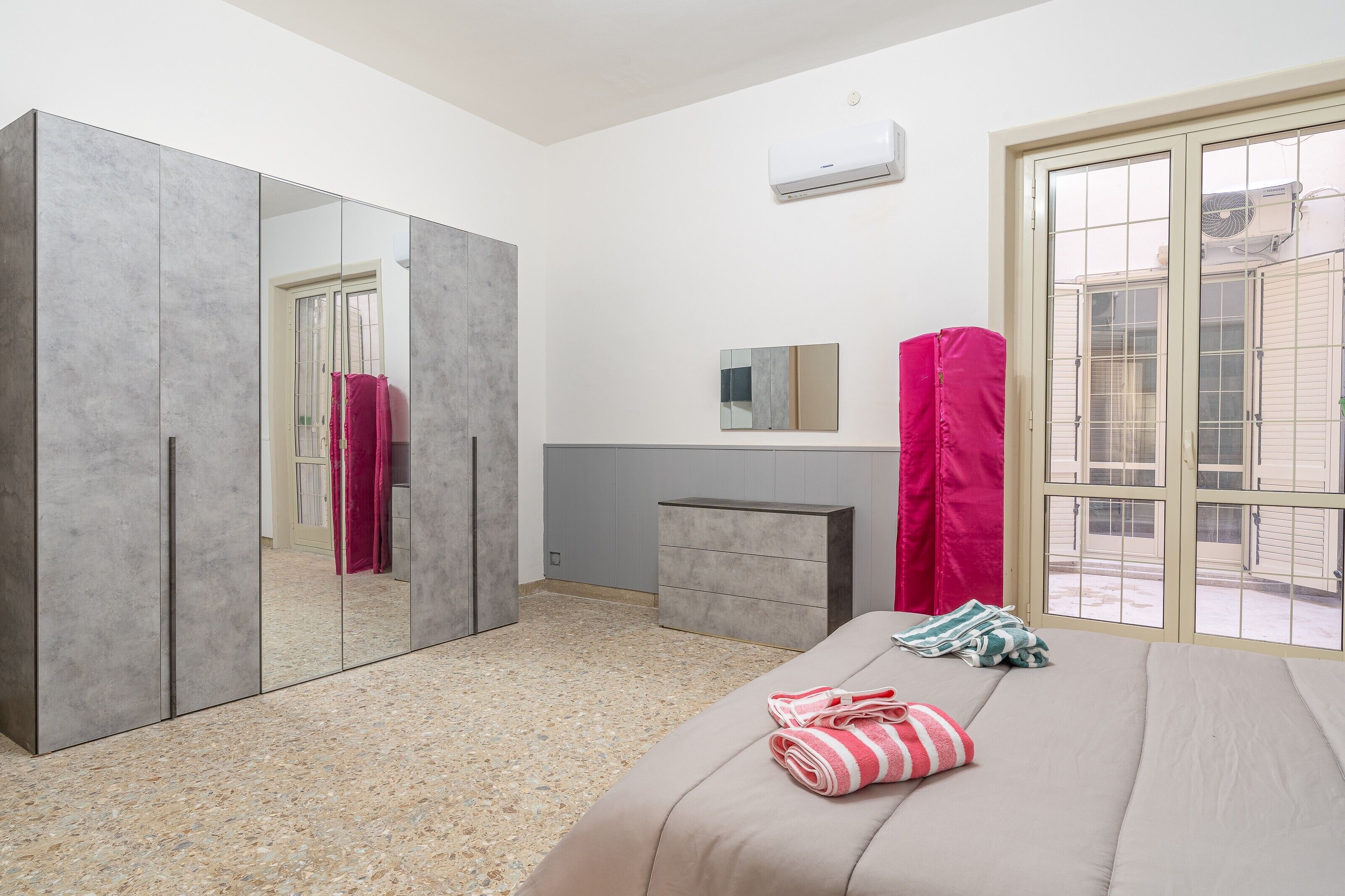 4 camere, ferro/asse da stiro, Wi-Fi, lenzuola