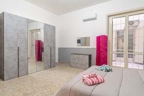 4 bedrooms, iron/ironing board, WiFi, bed sheets - Apartment 'Alabostreet51' with Private Terrace, Wi-Fi and Air Conditioning (Augusta)