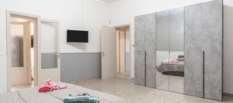 Apartment 'Alabostreet51' with Private Terrace, Wi-Fi and Air Conditioning