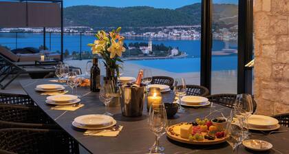 Incredible divine view 5-bedroom villa in Vis Town