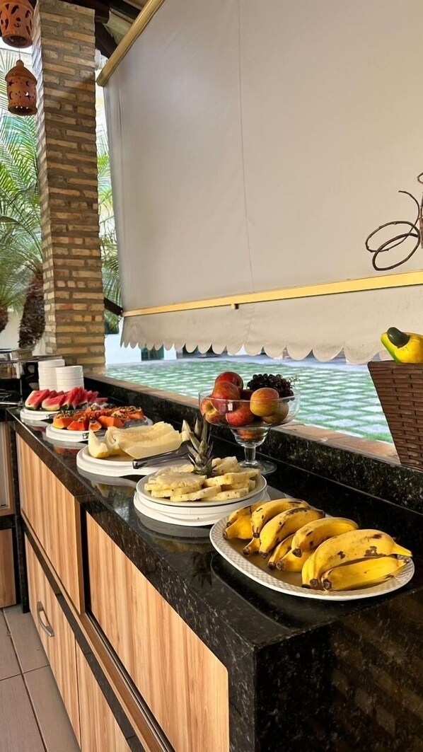 Free buffet breakfast on weekends