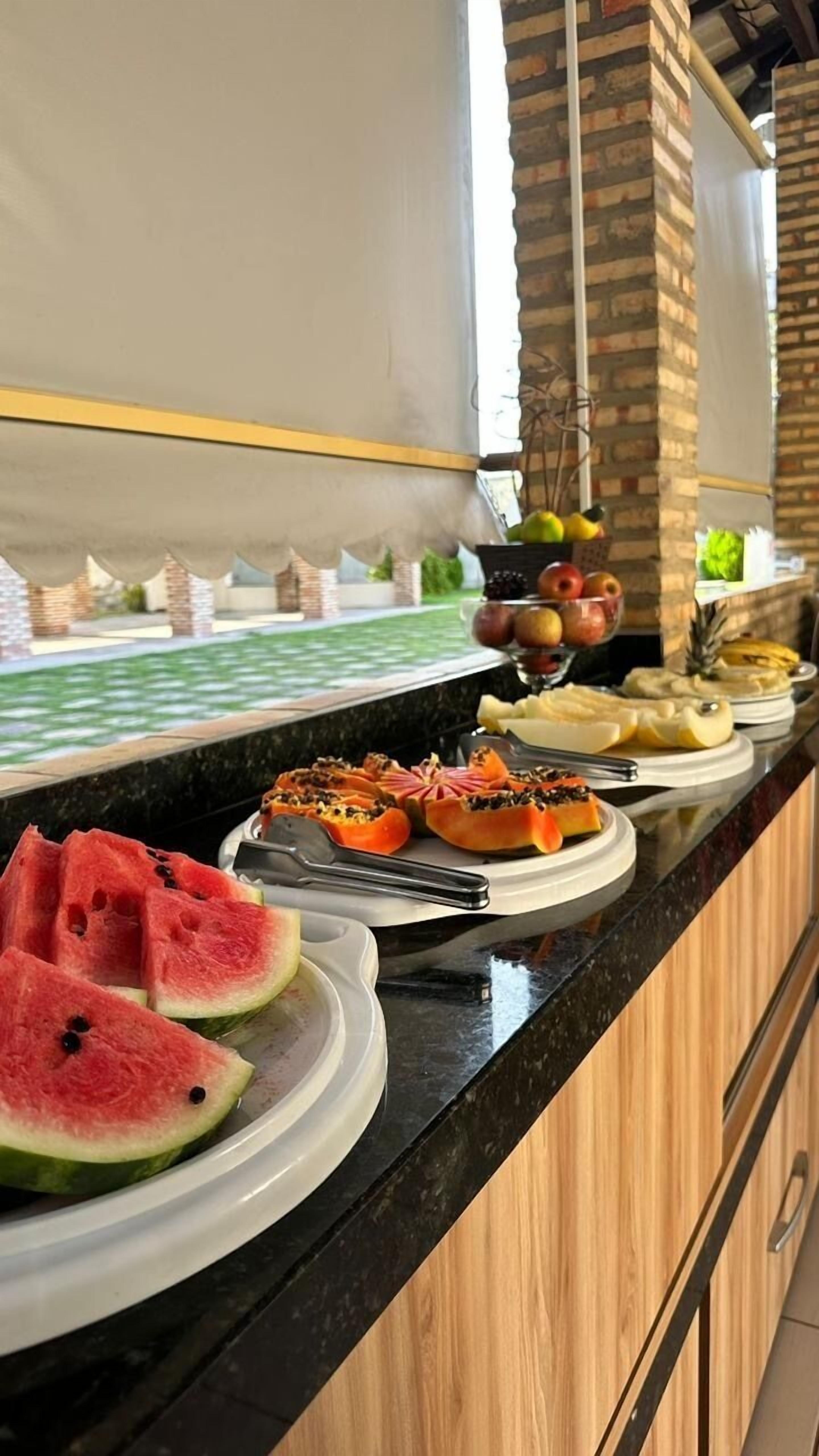 Desayuno bufé gratuito (los fines de semana)