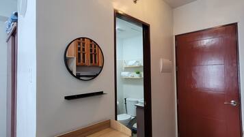 Shower, eco-friendly toiletries, bidet, towels