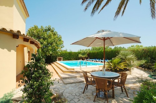 Not far from sea/bay of Pollensa and historic old town of Pollensa.  Traditional Style Mallorca Villa.