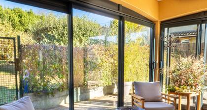 Gîte "Maguy Les Oliviers": Mountain View, Wi-Fi, and Air Conditioning