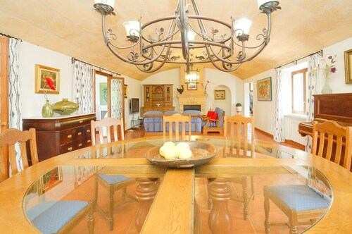 Tennis Court. Indoor Heated Pool, Sauna, Gym. Large Pool with Jacuzzi. 2 TV. Large spacious Pollensa Villa. Stylish quality fittings furnishings throughout. Mature Gardens, extensive lawns. Easy Access to Sea and Bay of Pollensa. Enchanting atmospher