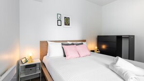 1 quarto, escrivaninha, Wi-Fi de cortesia, roupa de cama
